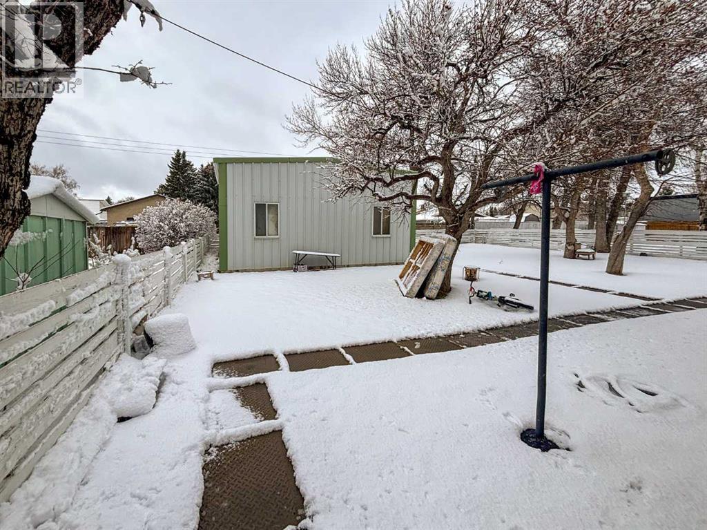 622 & 624 22 STREET N - Image 3