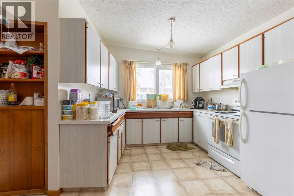 622 & 624 22 STREET N - 6