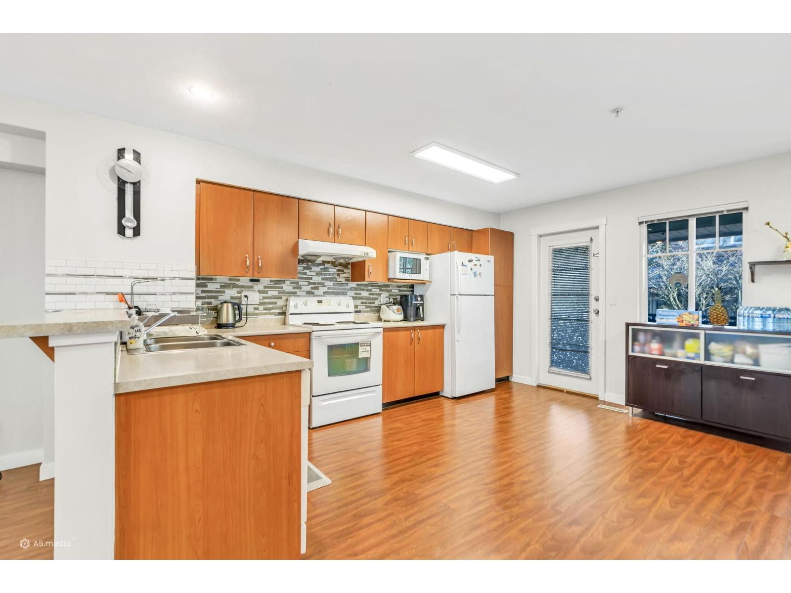 102 12040 68 AVENUE, Surrey