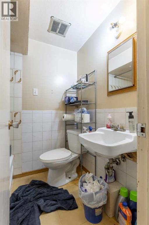 1408 & 1410 15 AVENUE N - 10