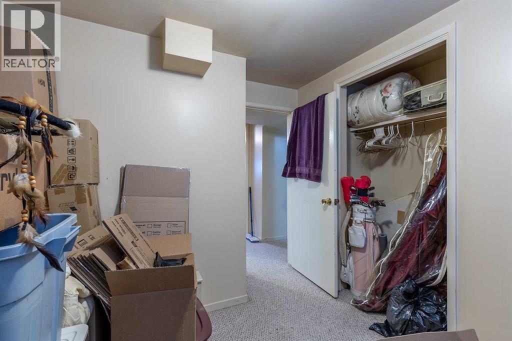 1408 & 1410 15 AVENUE N - 6