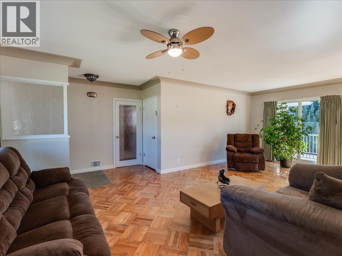 526 Portia Crescent - 14