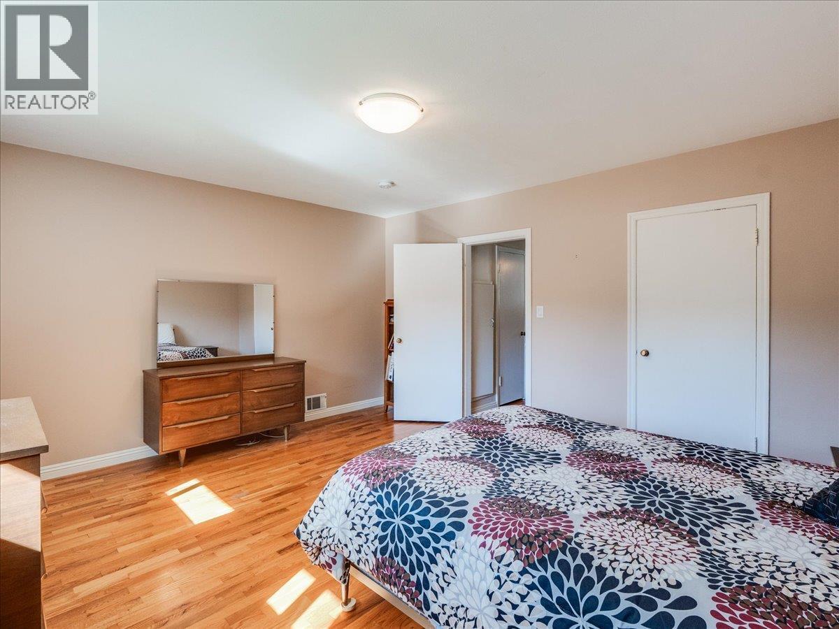 526 PORTIA CRESCENT - 20