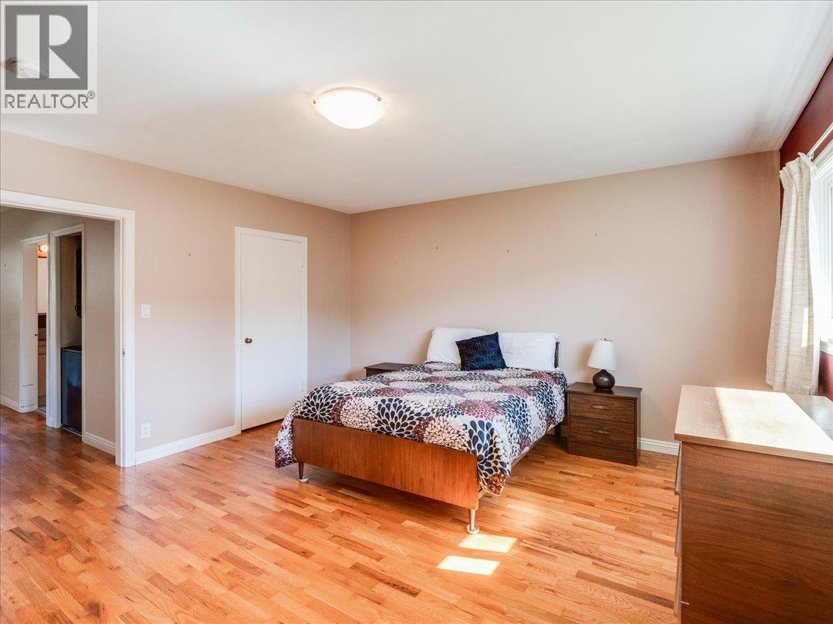 526 PORTIA CRESCENT - 21