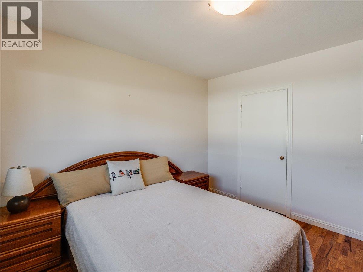 526 PORTIA CRESCENT - 23