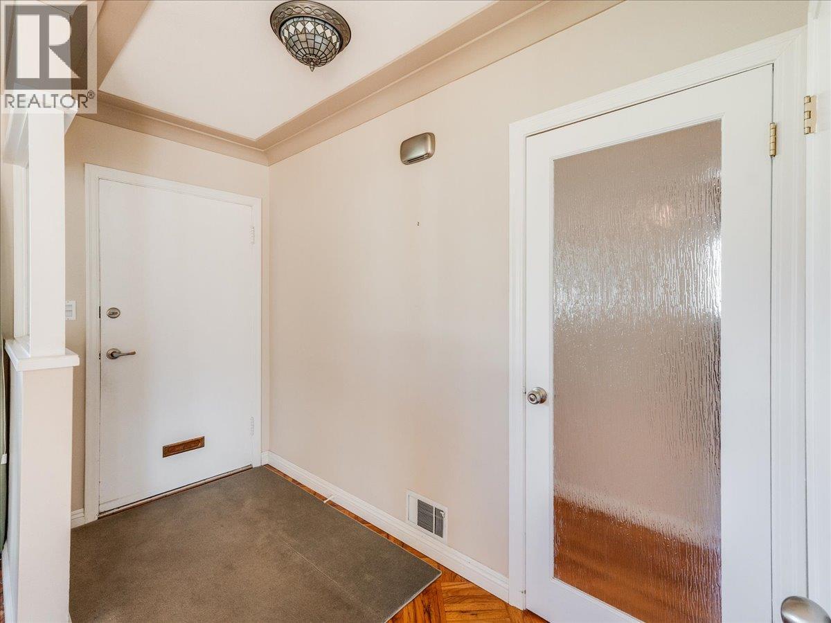 526 PORTIA CRESCENT - 28