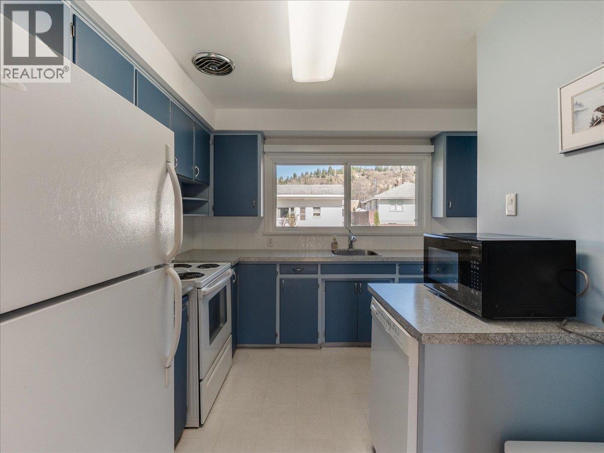 526 Portia Crescent - 3