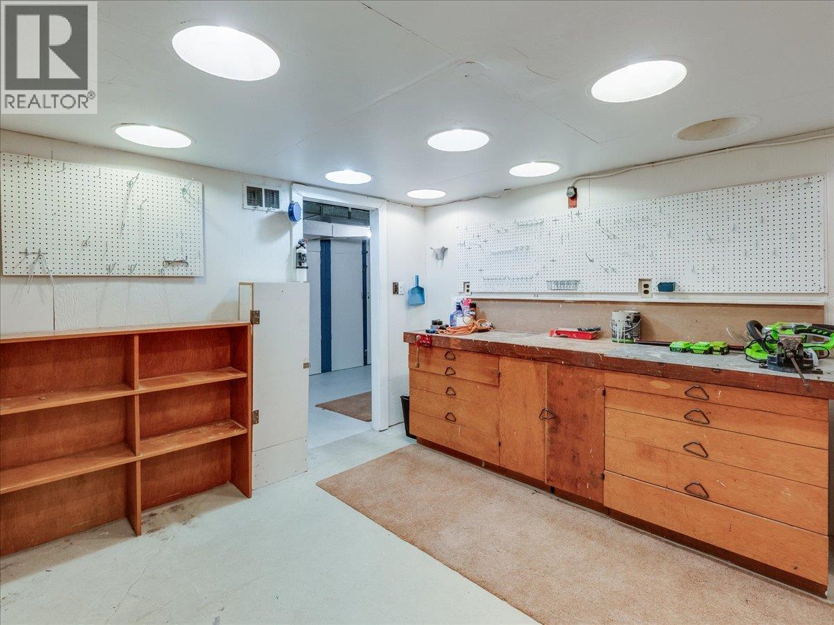 526 PORTIA CRESCENT - 33