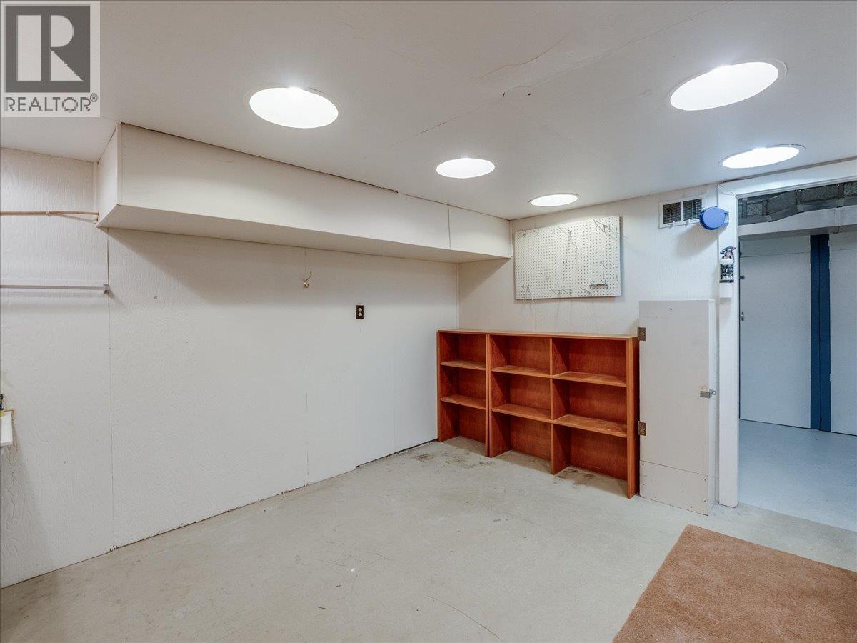 526 PORTIA CRESCENT - 34