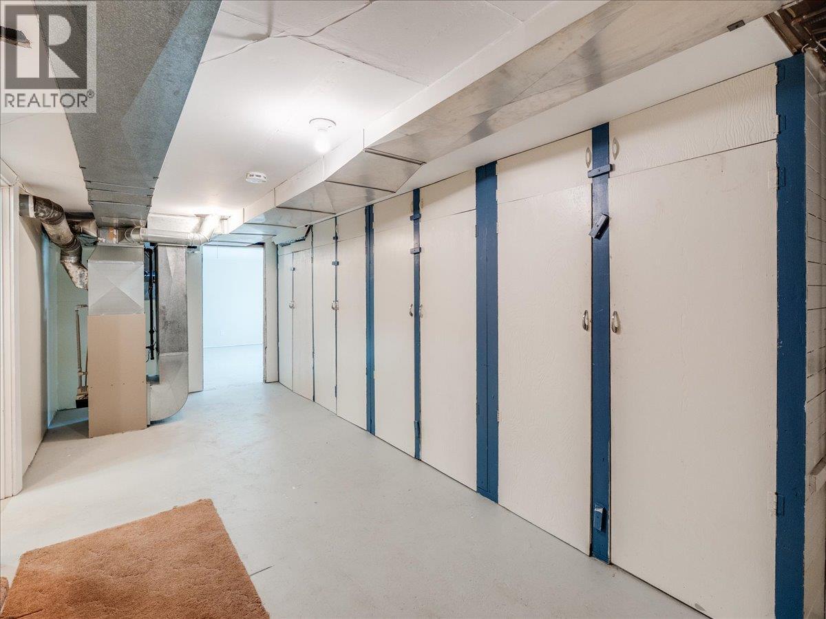 526 PORTIA CRESCENT - 35