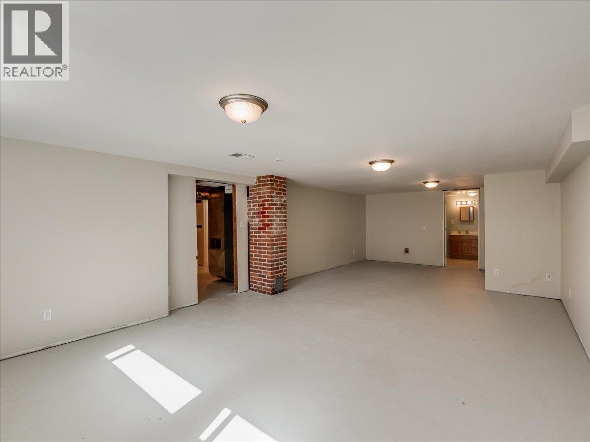 526 Portia Crescent - 38