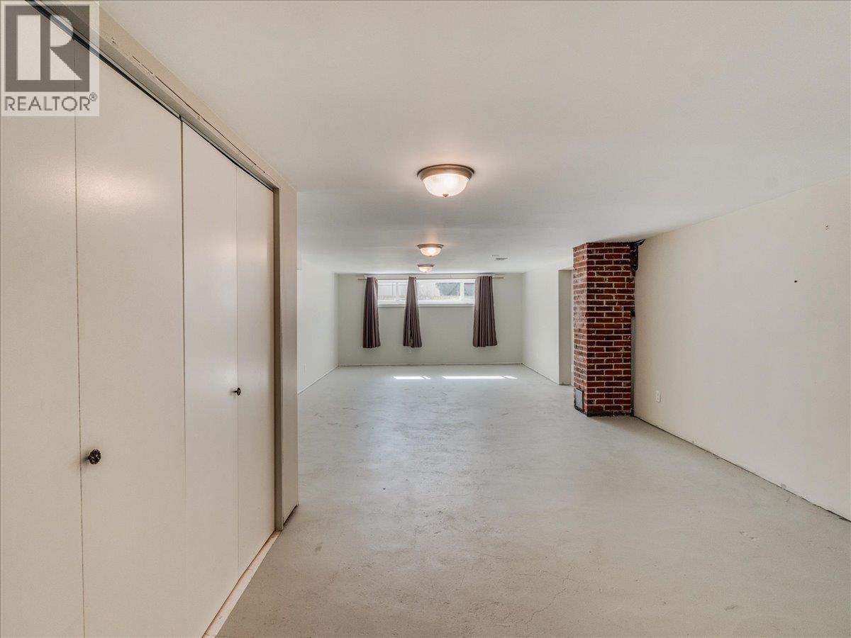526 Portia Crescent - 39