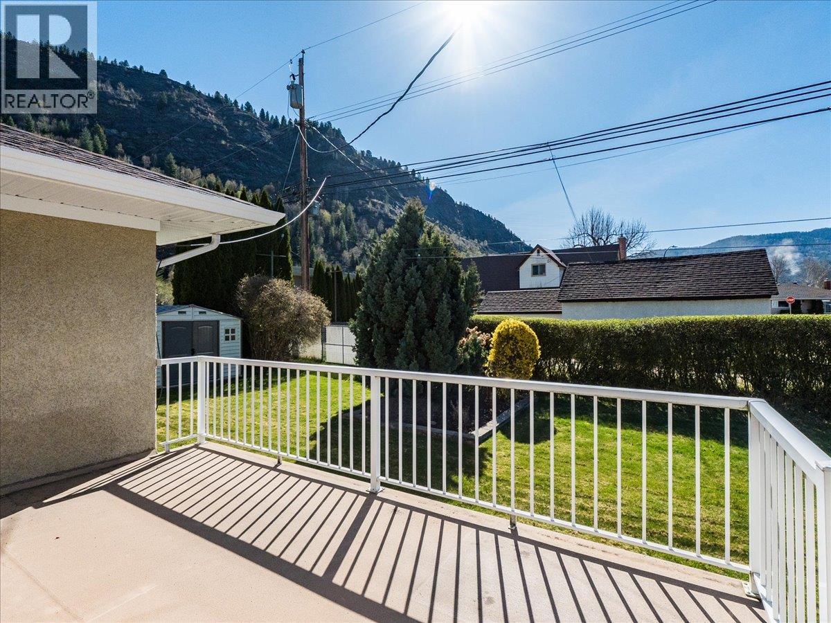 526 PORTIA CRESCENT - 50