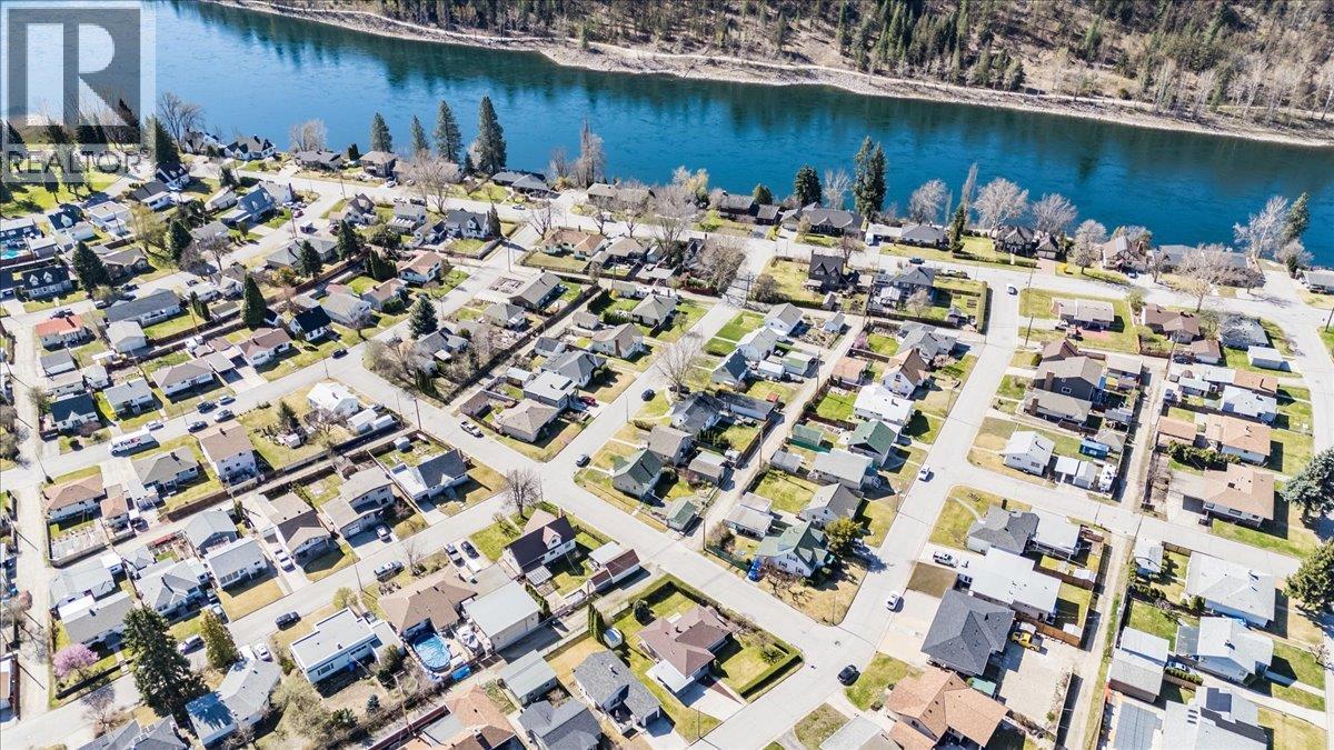 526 PORTIA CRESCENT - 60