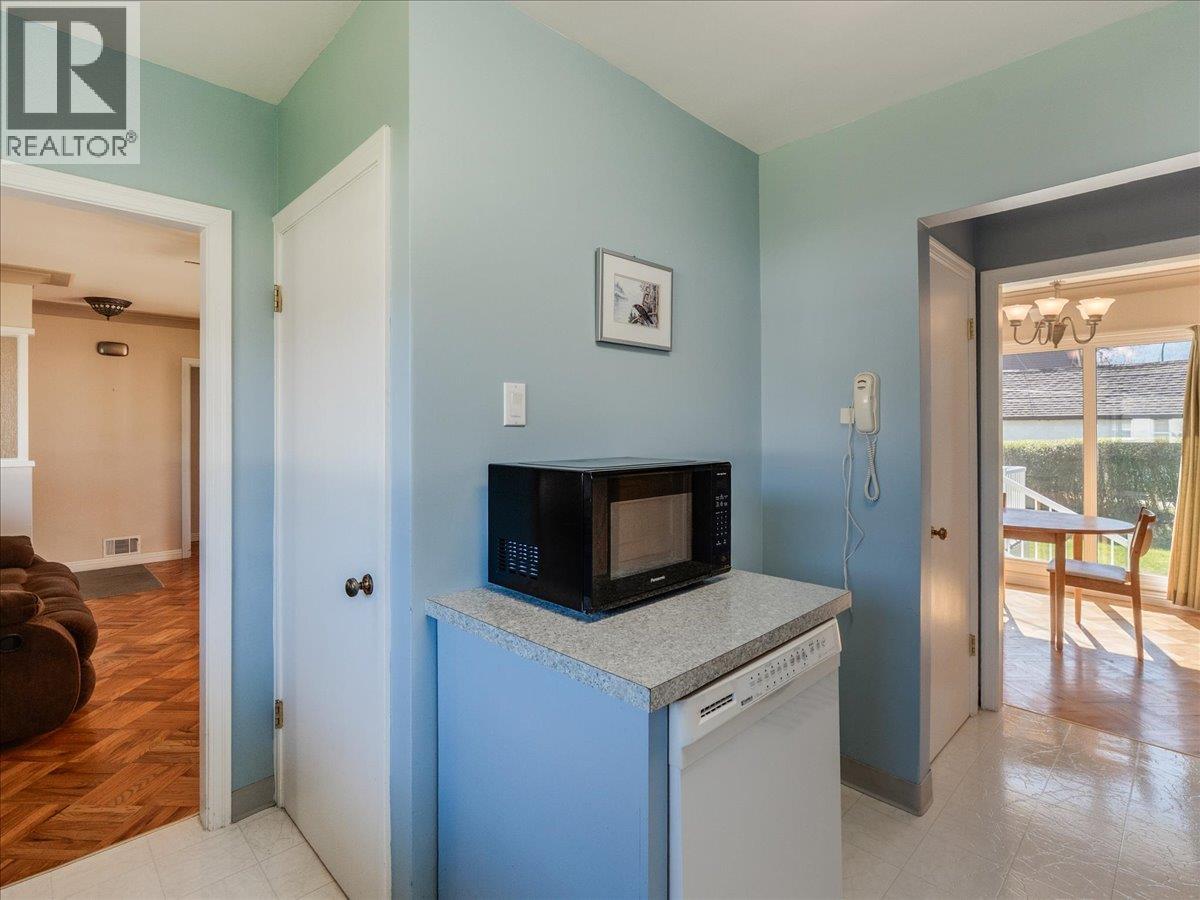 526 PORTIA CRESCENT - 8