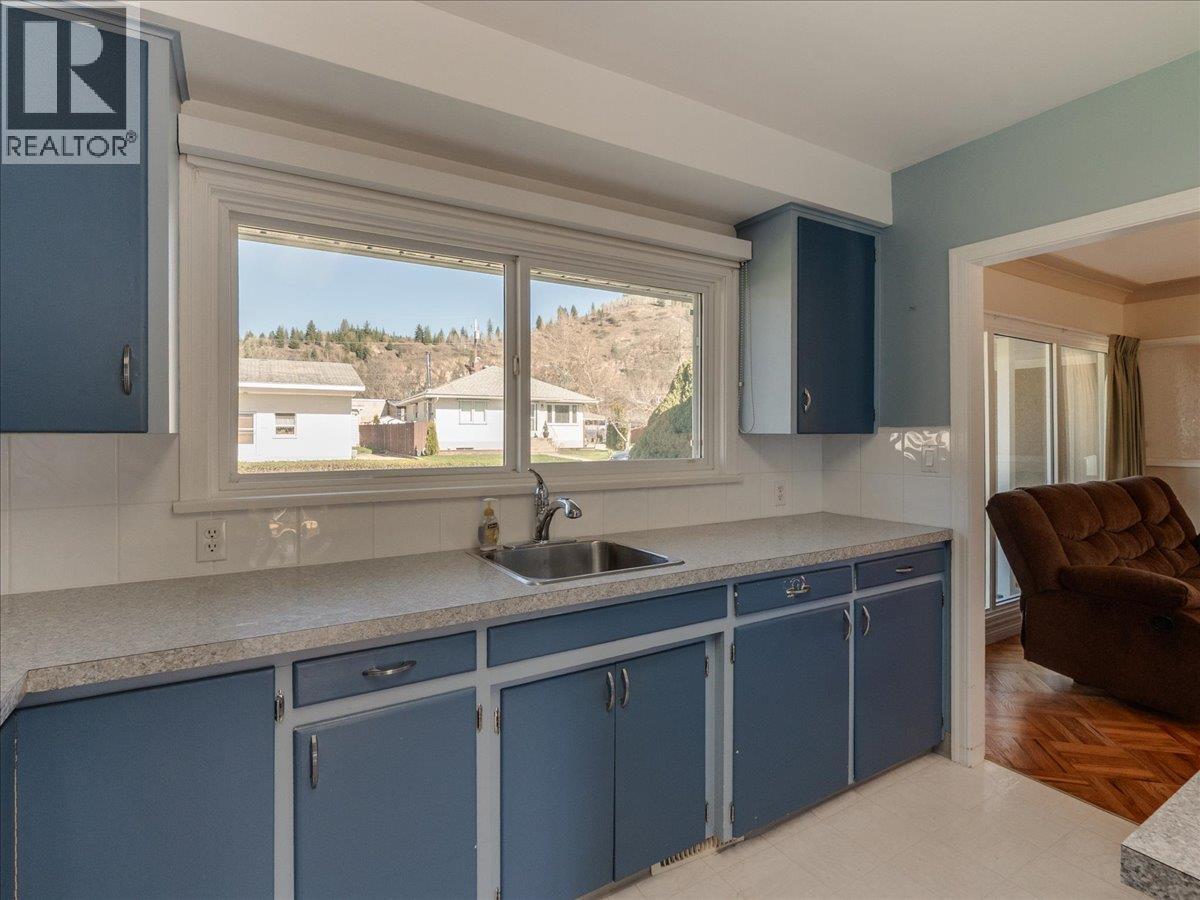 526 PORTIA CRESCENT - 9