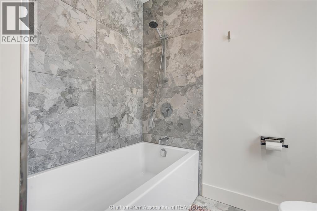 17938 Lakeshore ROAD - 32