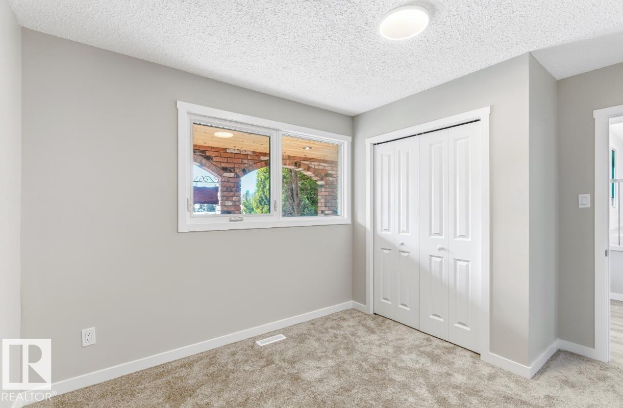 1412 KNOTTWOOD RD E NW, Edmonton