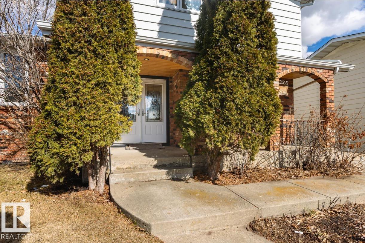 1412 KNOTTWOOD RD E NW, Edmonton