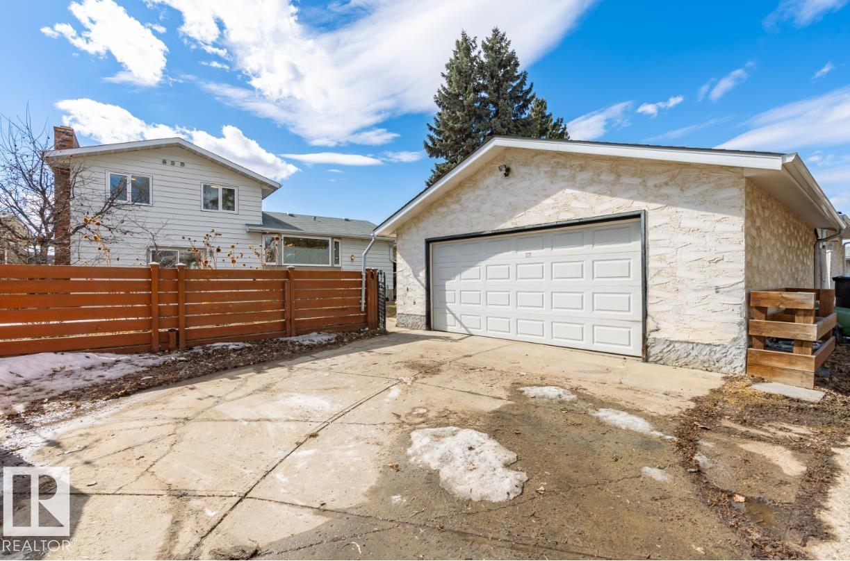 1412 KNOTTWOOD RD E NW, Edmonton