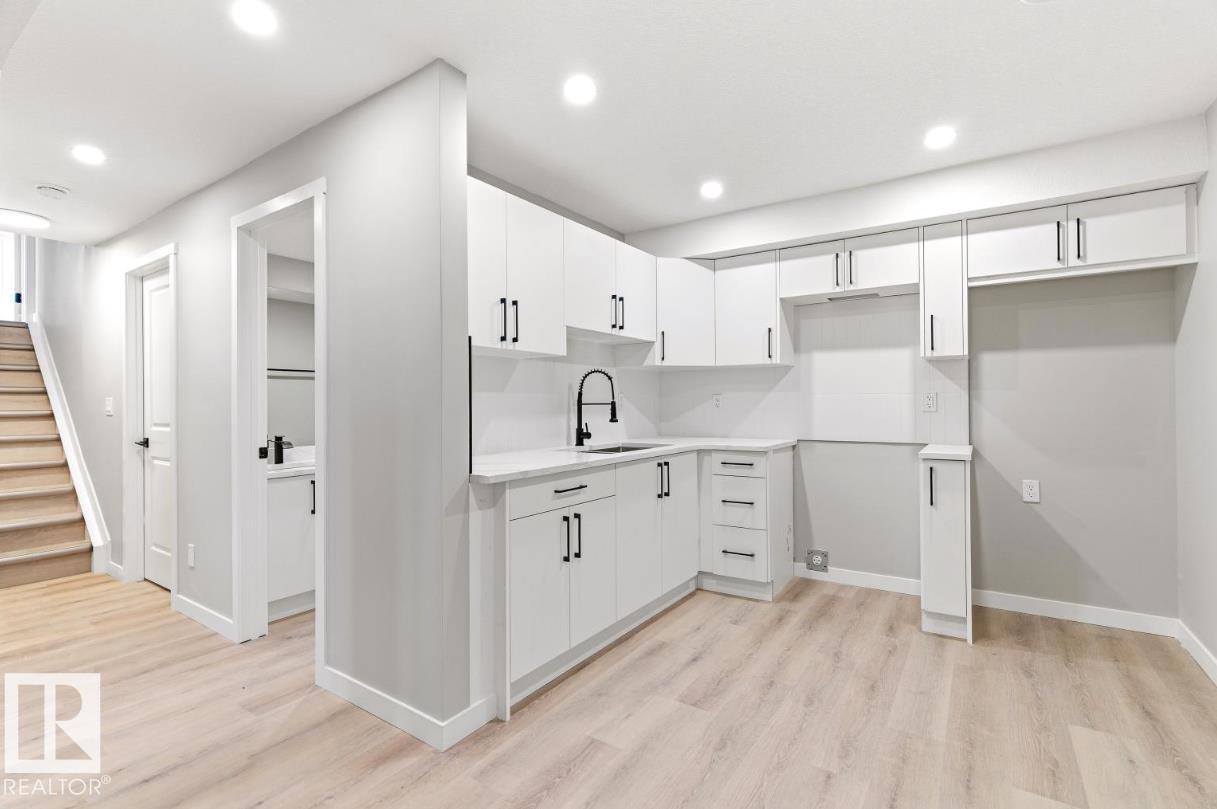 1412 KNOTTWOOD RD E NW, Edmonton