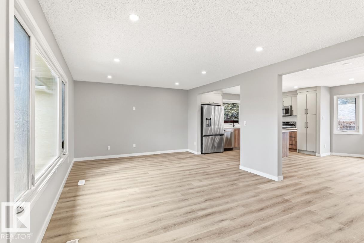 1412 KNOTTWOOD RD E NW, Edmonton