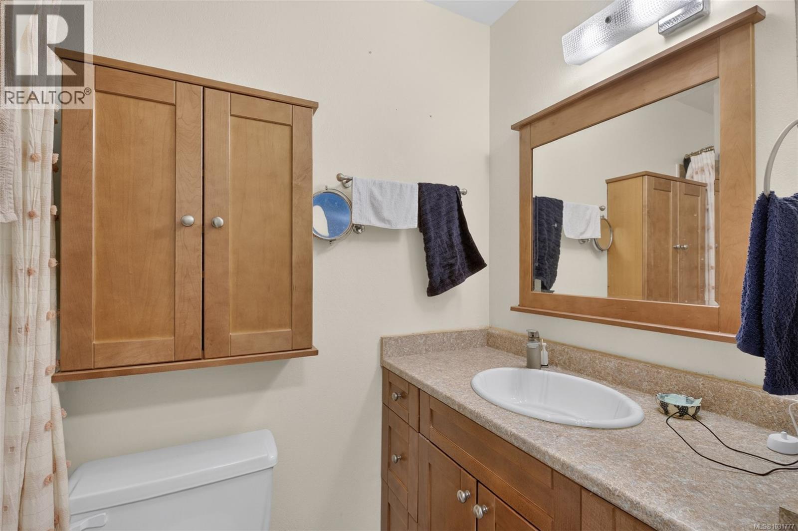 323 3225 Eldon Pl, Saanich