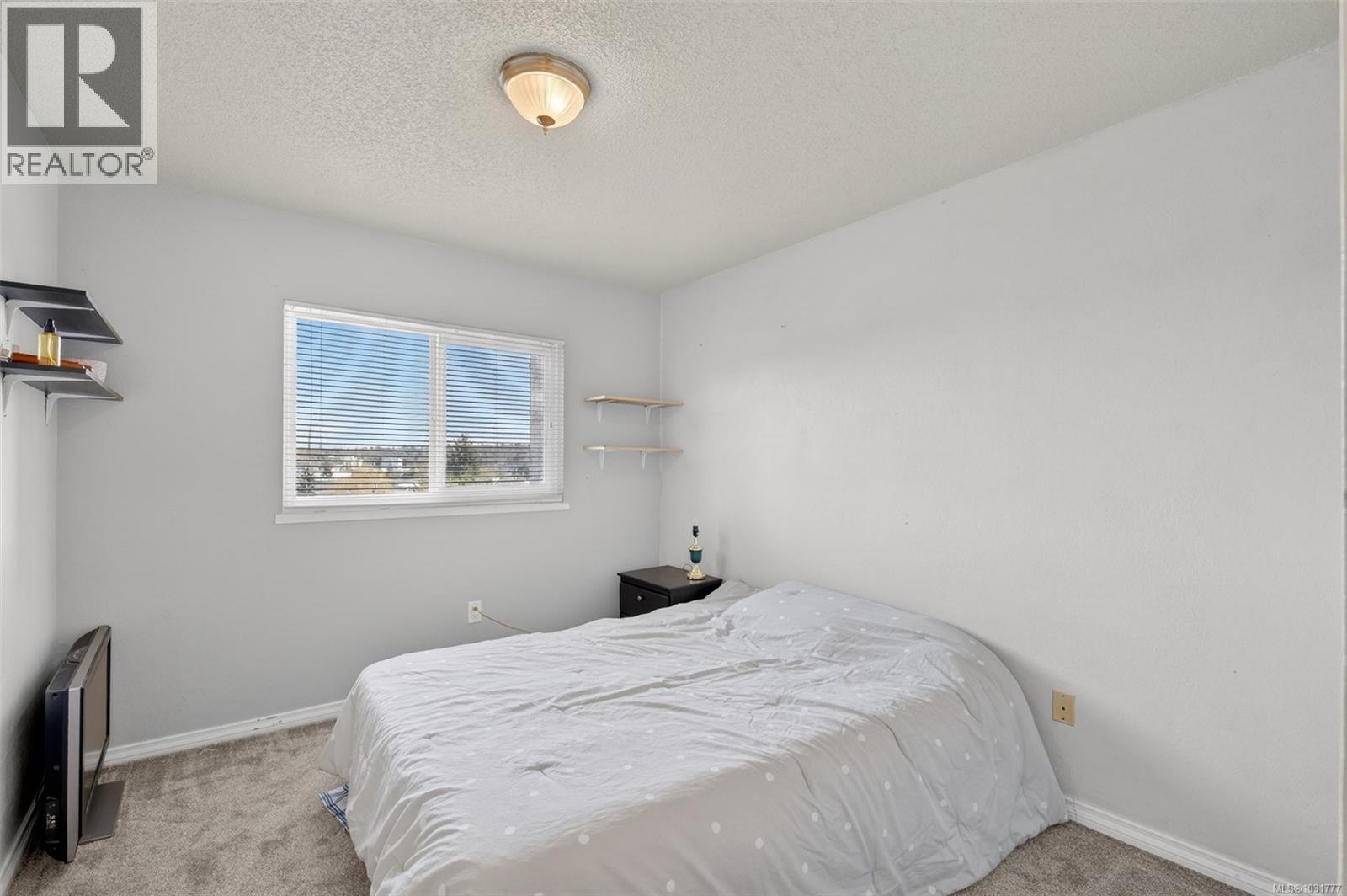 323 3225 Eldon Pl, Saanich