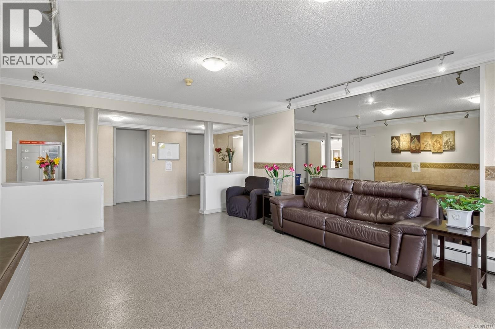 323 3225 Eldon Pl, Saanich