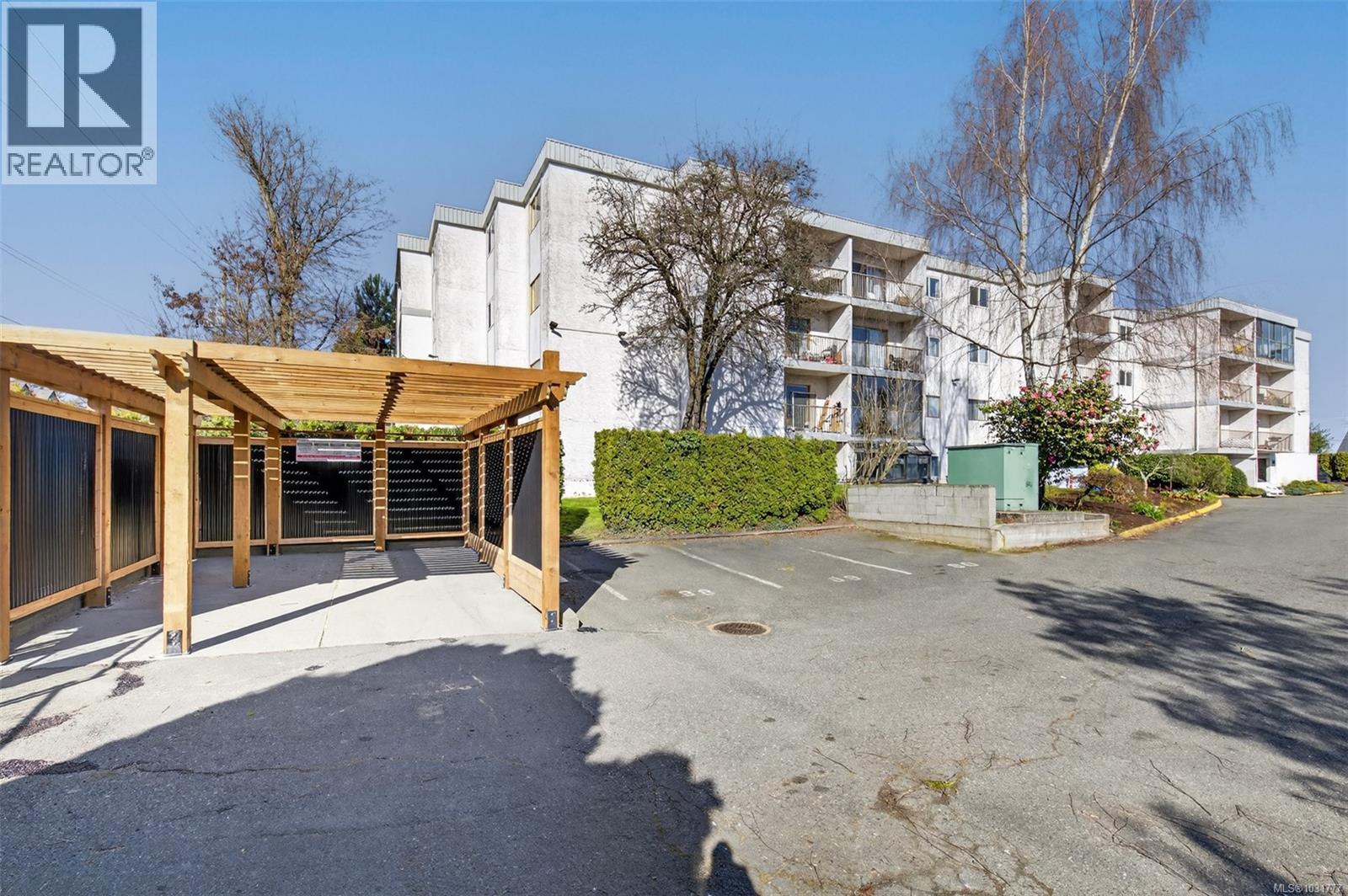 323 3225 Eldon Pl, Saanich