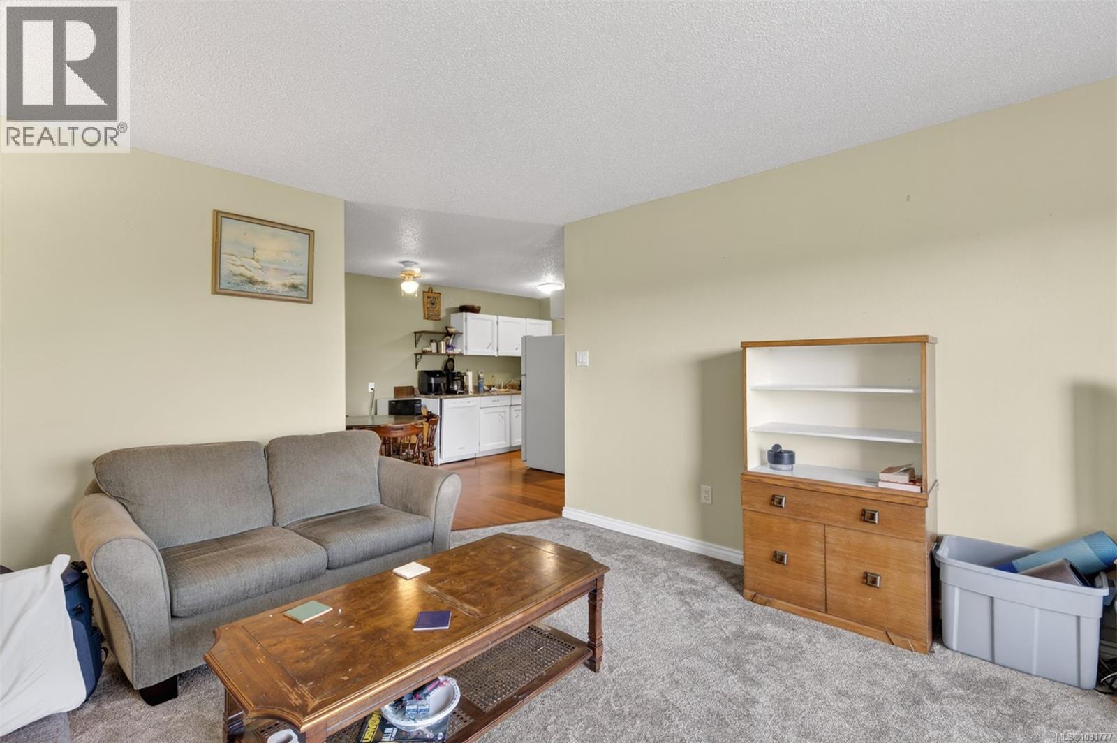 323 3225 Eldon Pl, Saanich