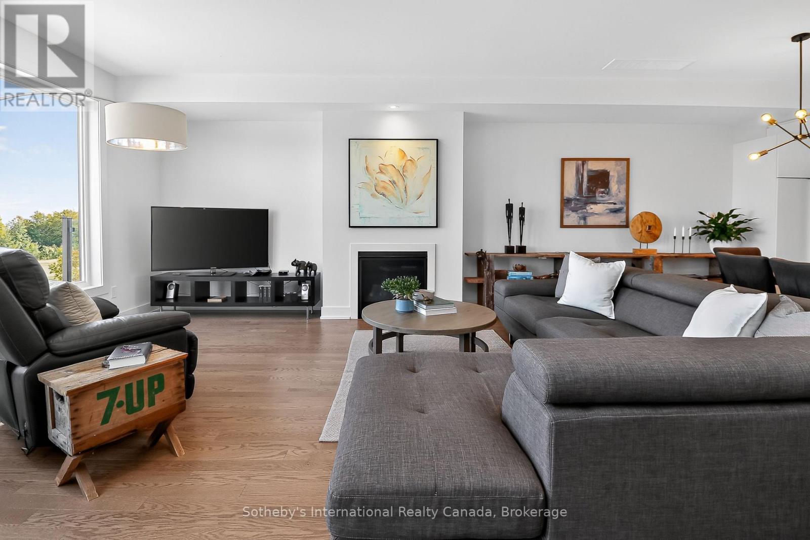 #32 117 SLADDEN COURT - 20
