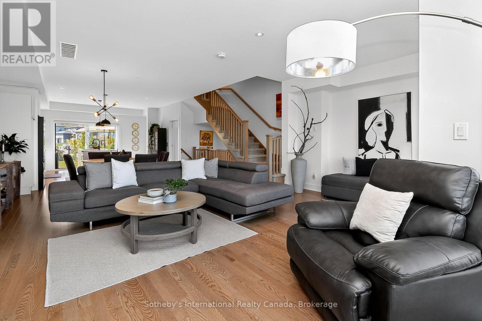 #32 117 SLADDEN COURT - 23