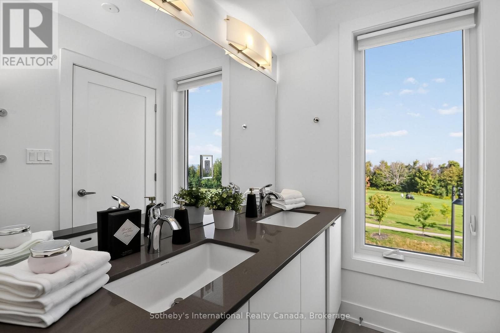 #32 117 SLADDEN COURT - 27