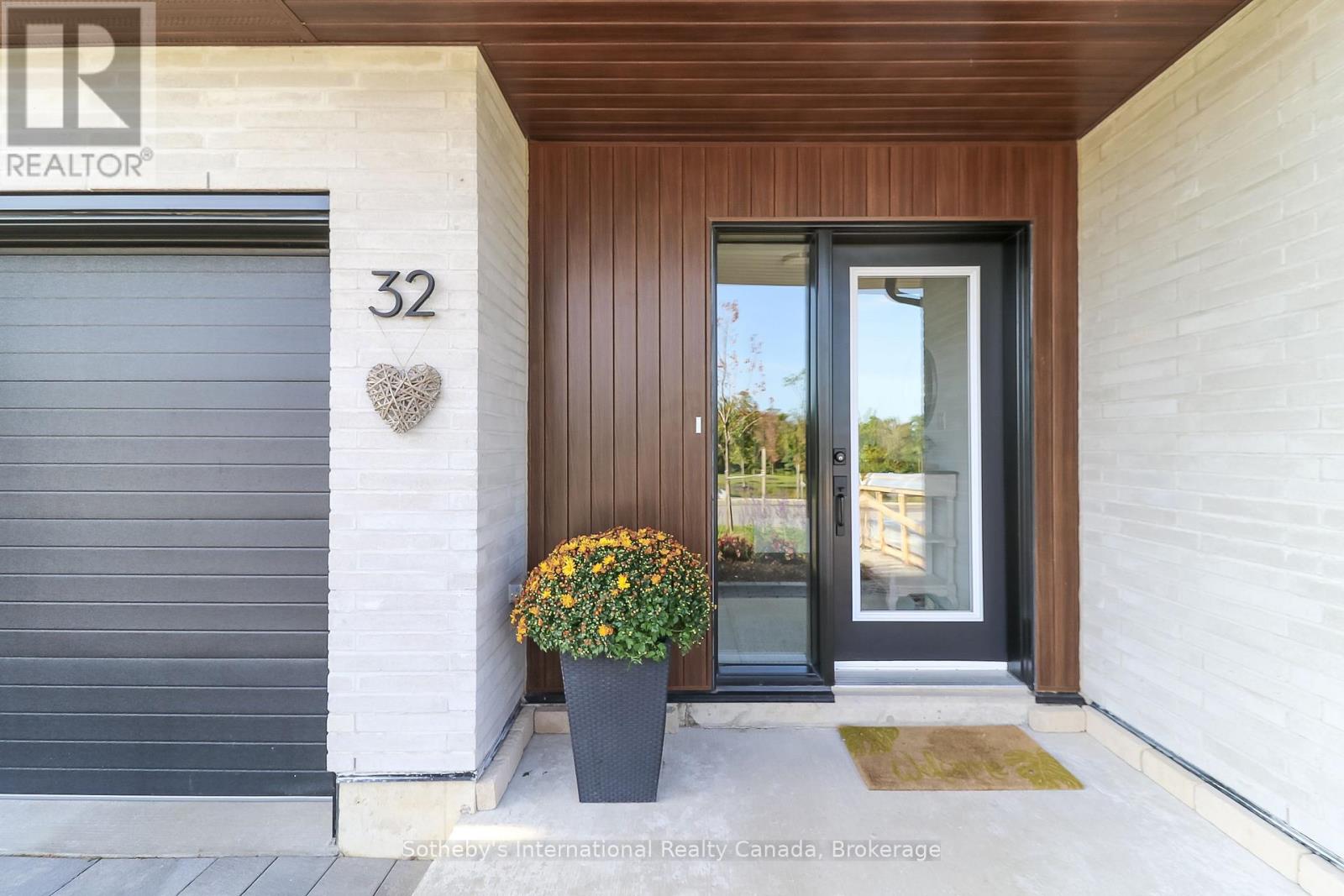#32 117 SLADDEN COURT - 4