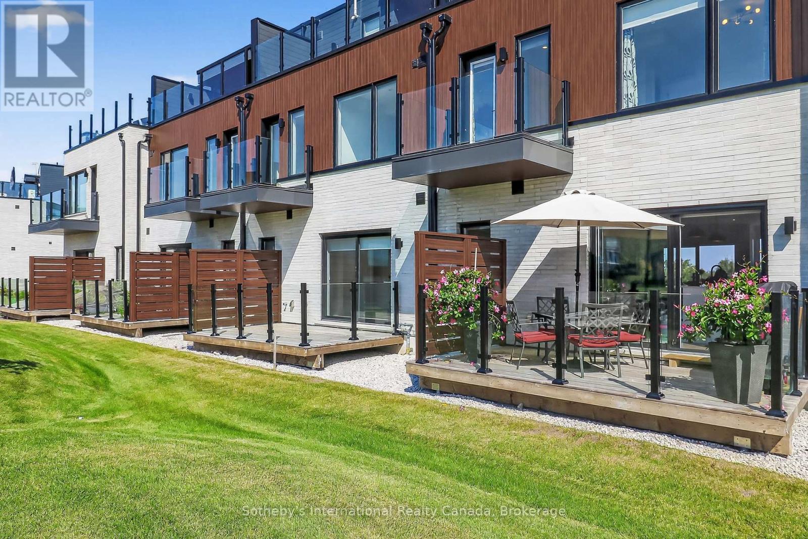 #32 117 SLADDEN COURT - 42