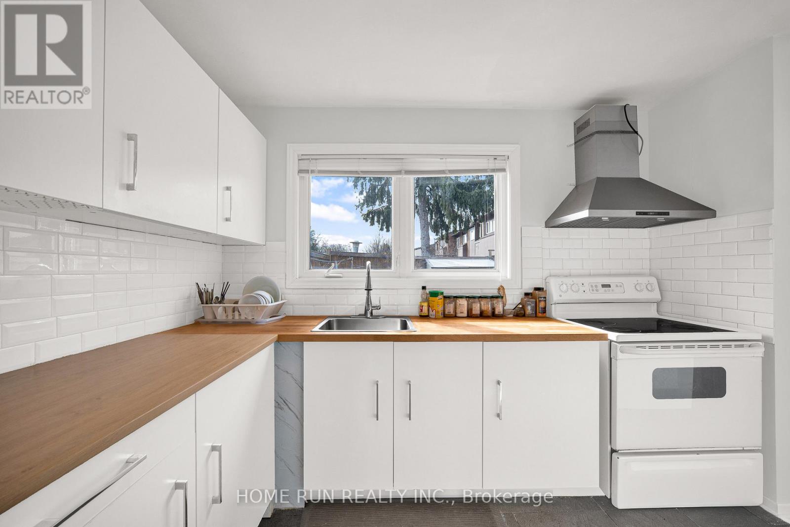 #4 2111 MONTREAL ROAD - 13