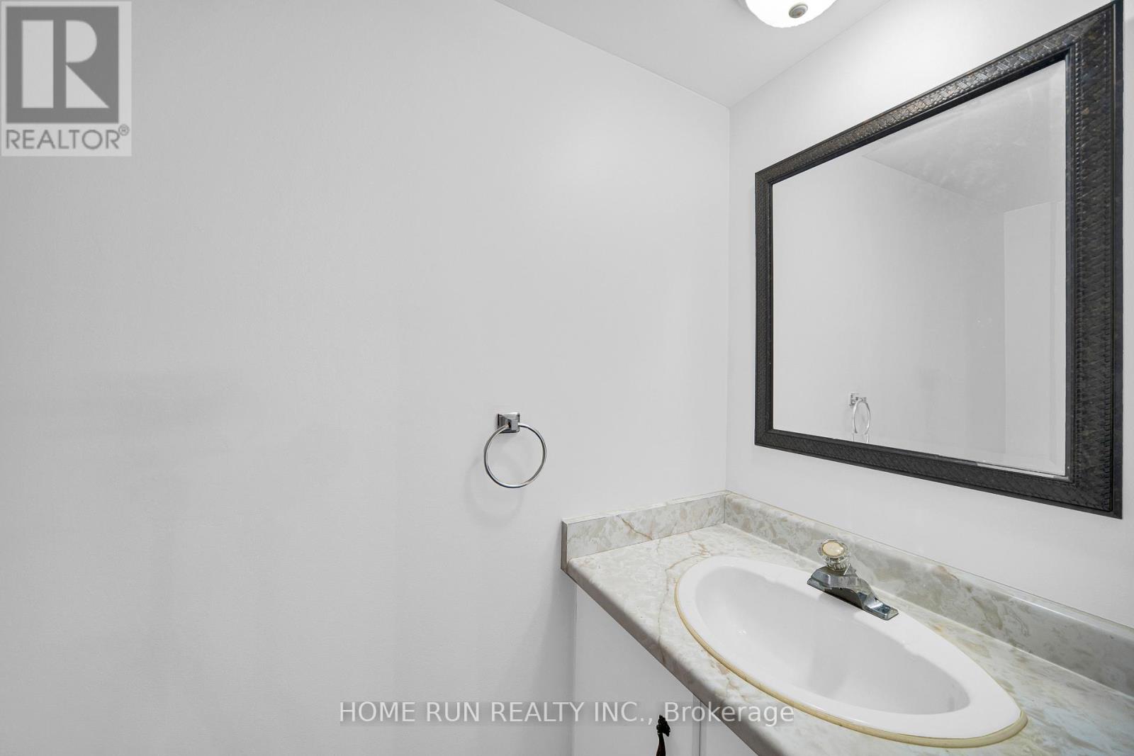 #4 2111 MONTREAL ROAD - 32