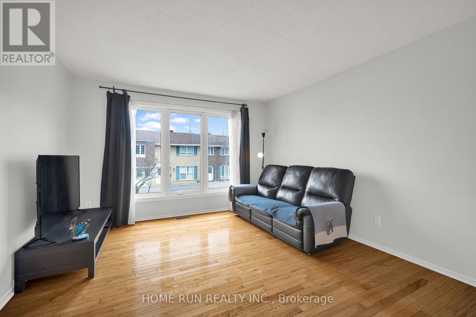 #4 2111 MONTREAL ROAD - 5