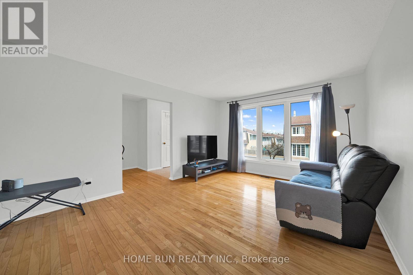 #4 2111 MONTREAL ROAD - 6