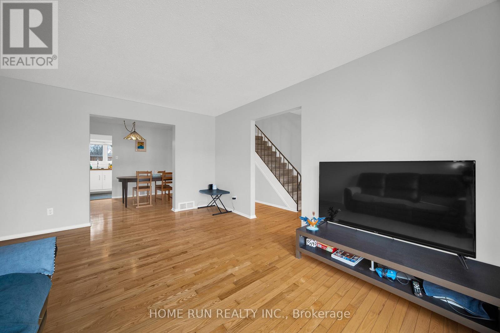 #4 2111 MONTREAL ROAD - 7