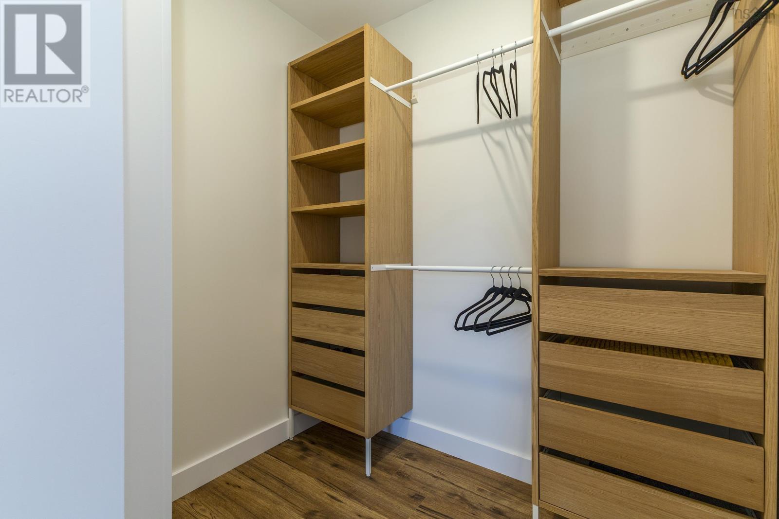 Property 9 of 17 of 54 Oak Street