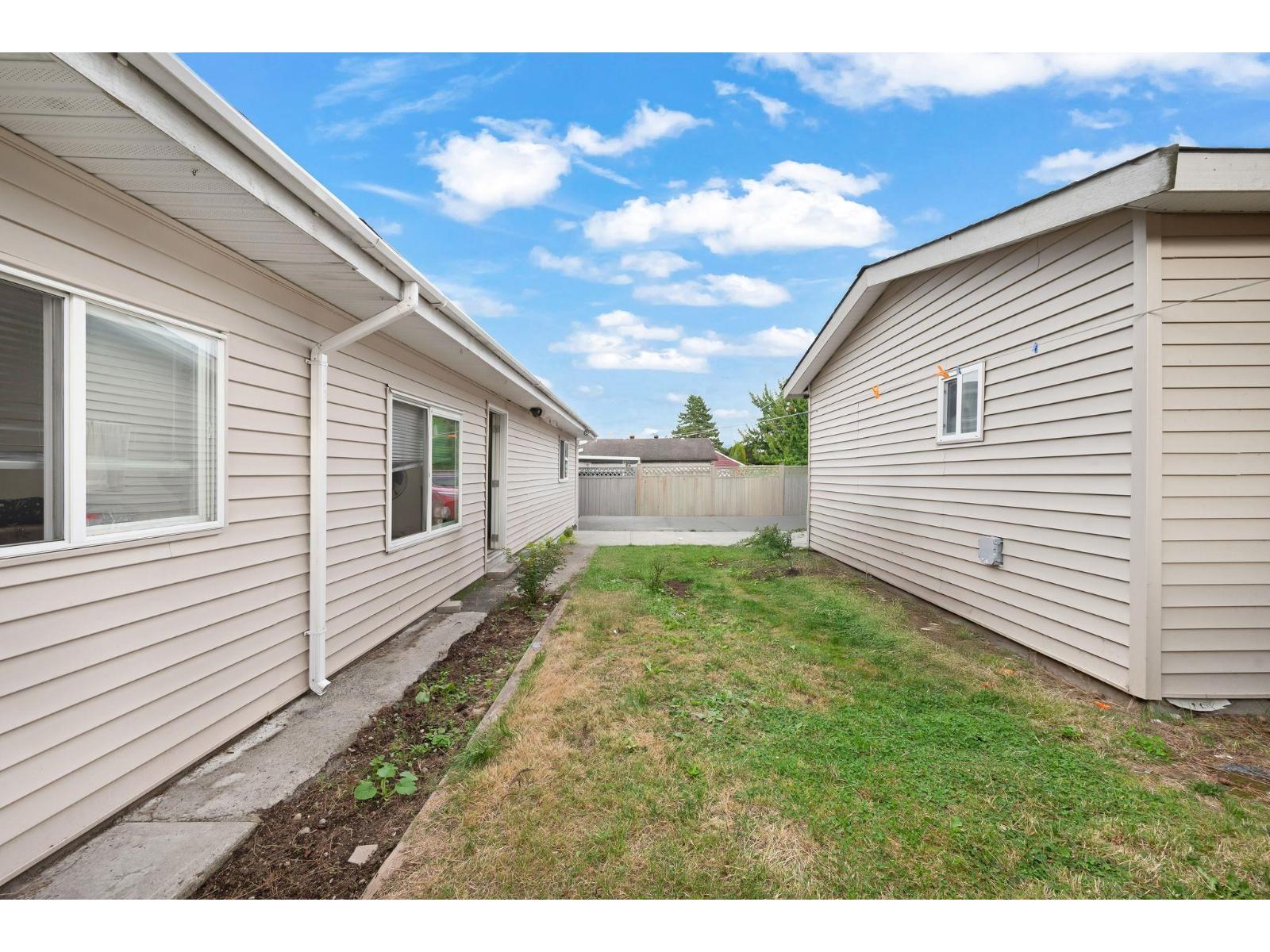 13090 72 AVENUE, Surrey