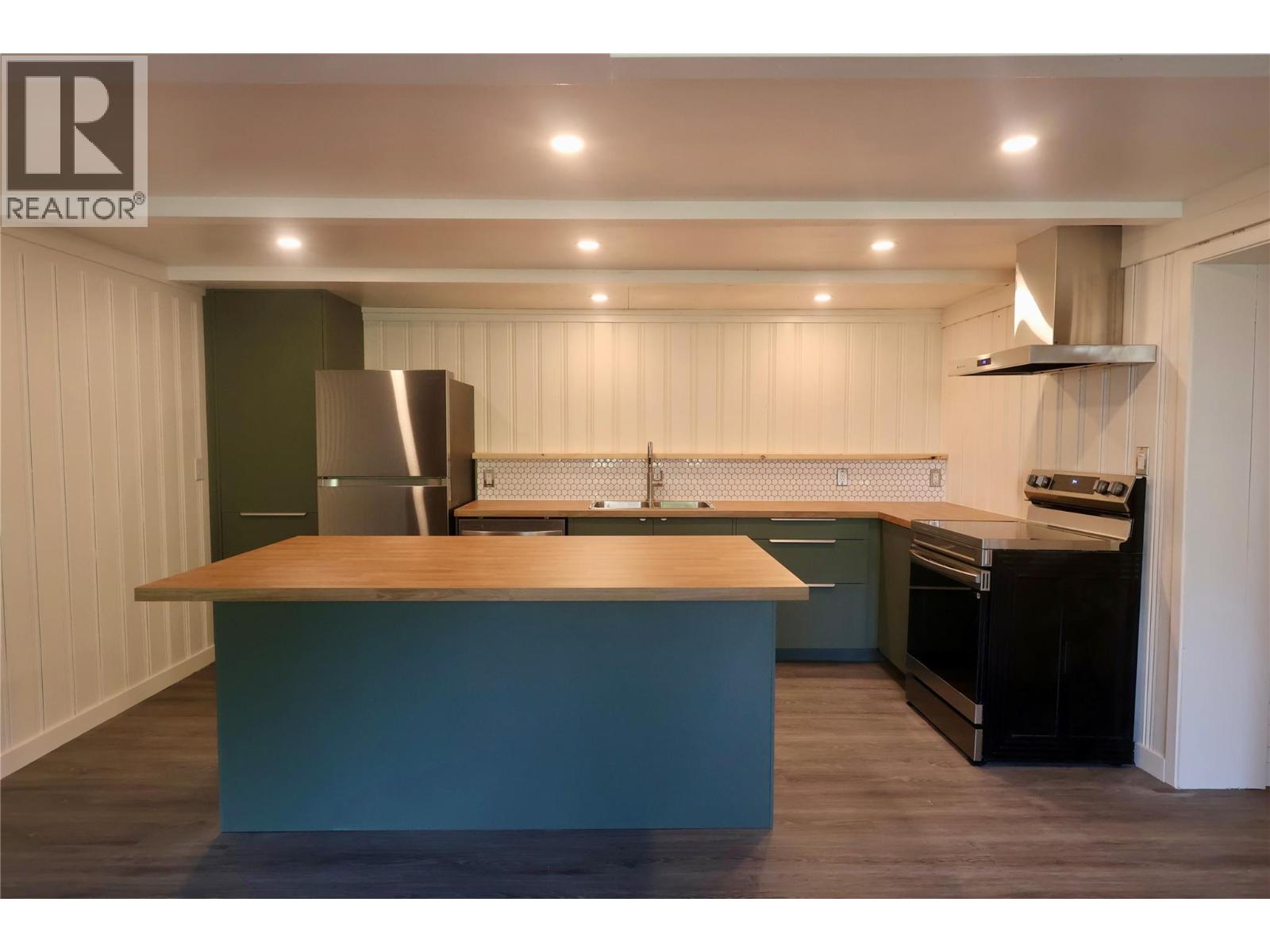 1229 ALEXANDER DRIVE - 8