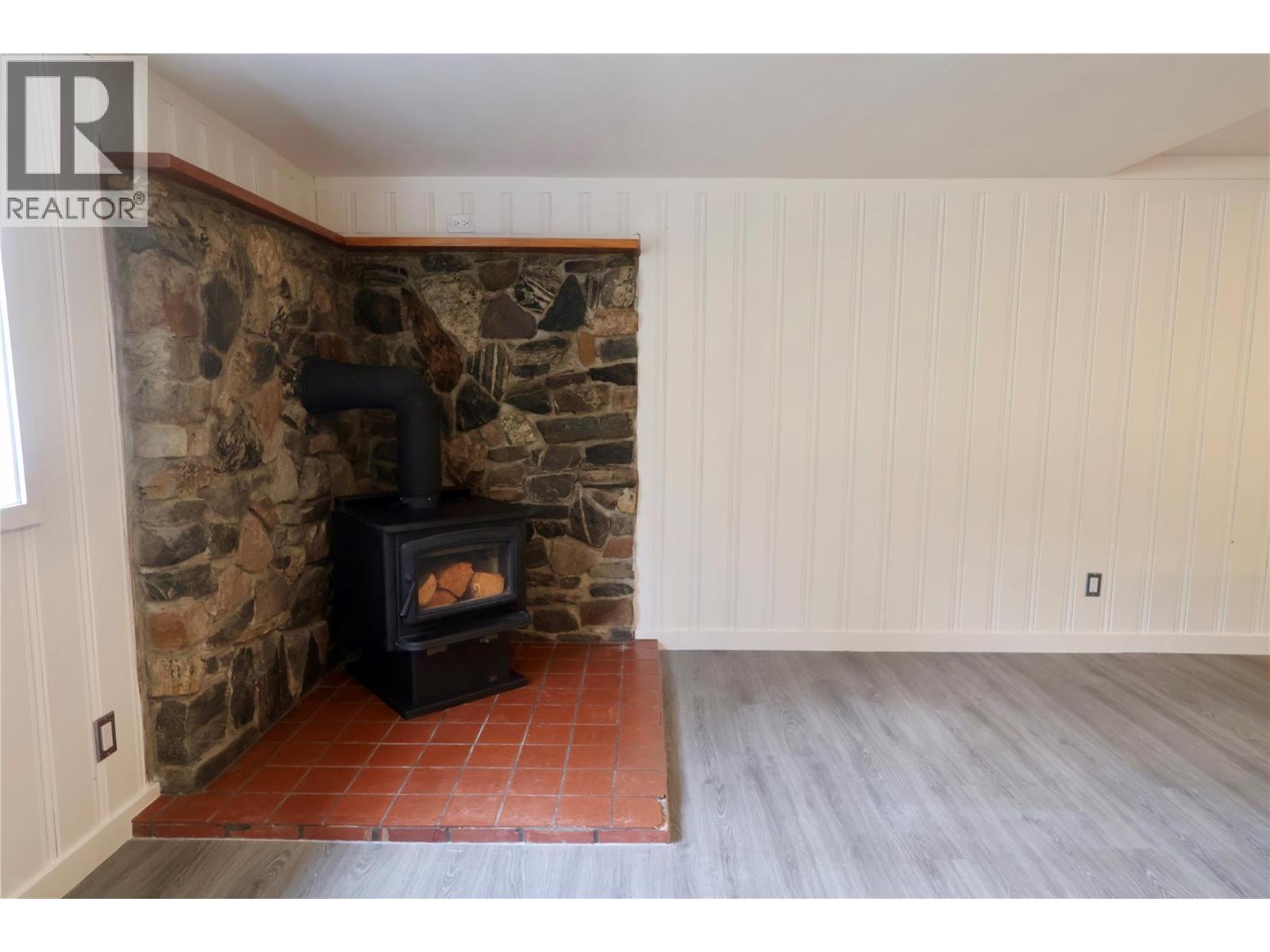 1229 ALEXANDER DRIVE - 11