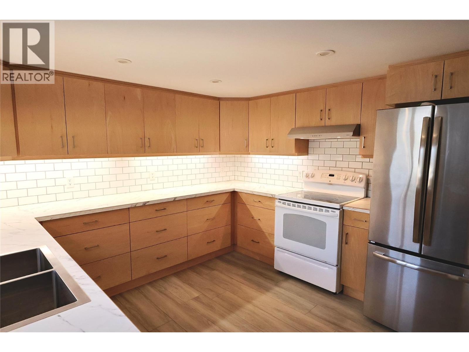 1229 ALEXANDER DRIVE - 28