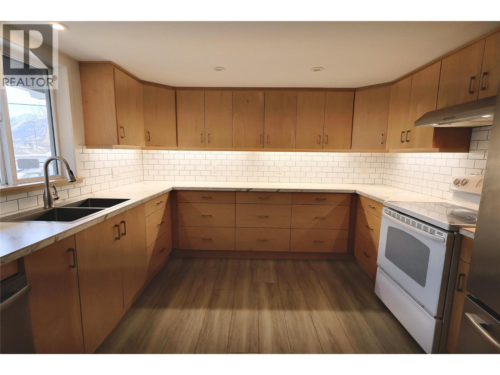 1229 ALEXANDER DRIVE - 26