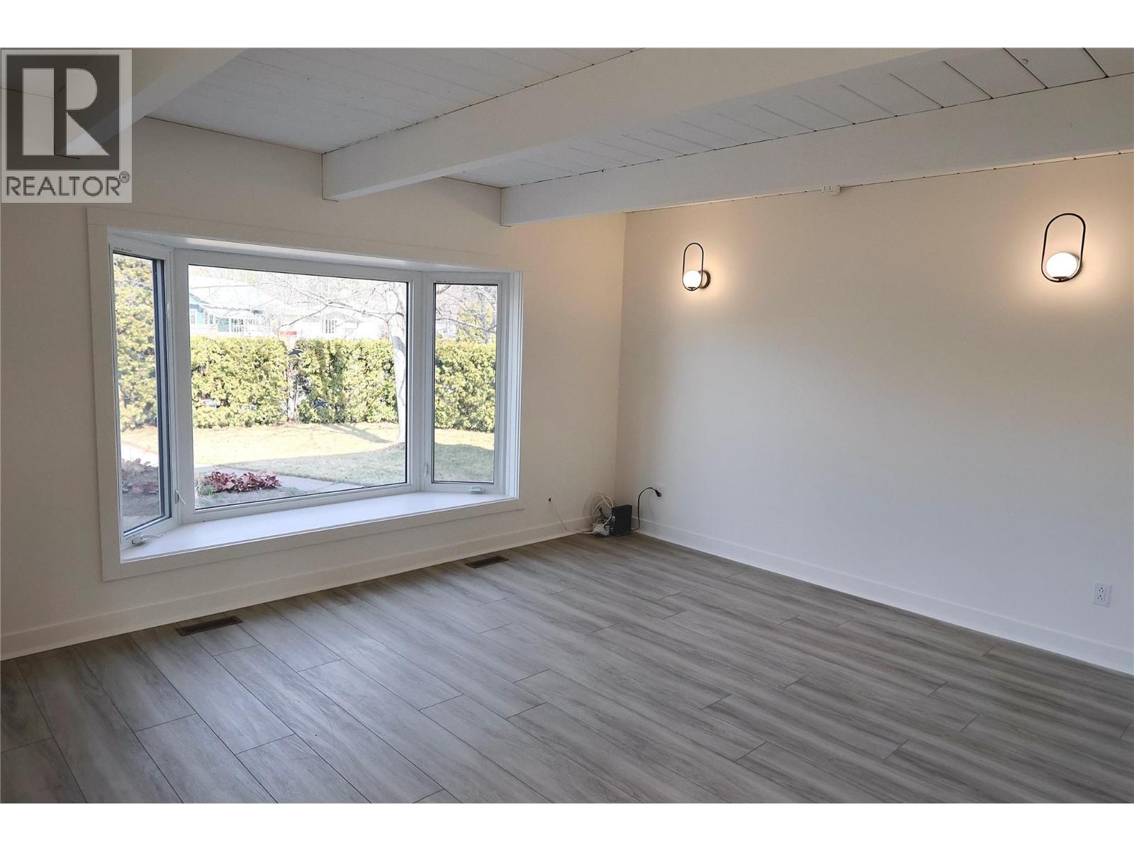 1229 ALEXANDER DRIVE - 32