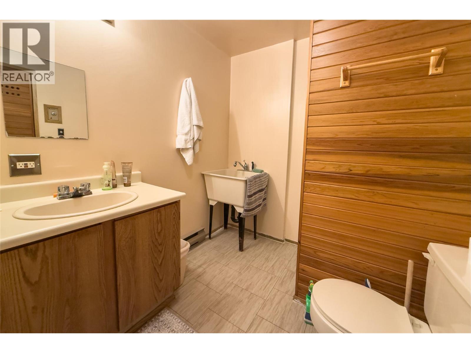 1420 BIRCH CRESCENT - 28