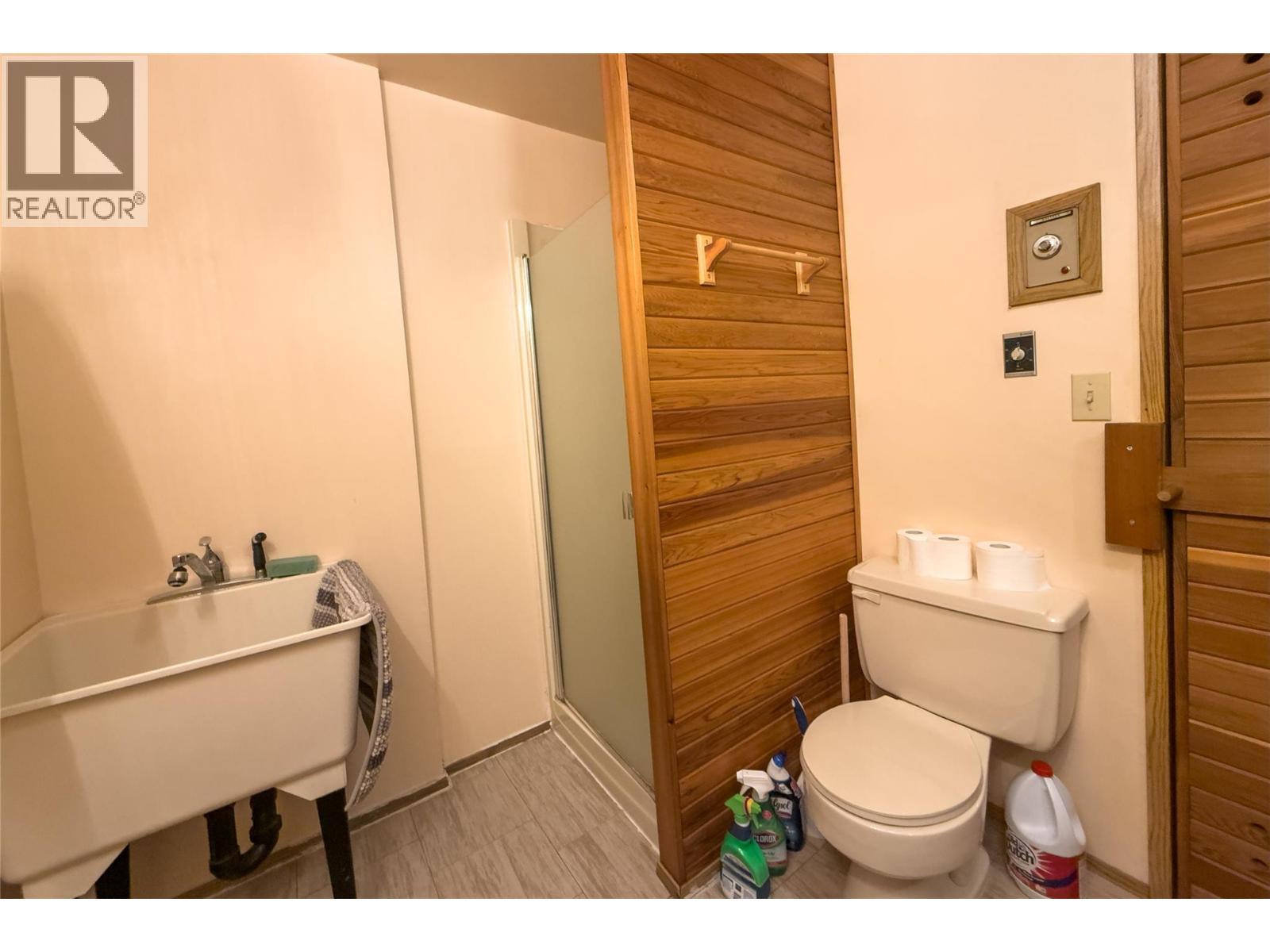 1420 BIRCH CRESCENT - 29